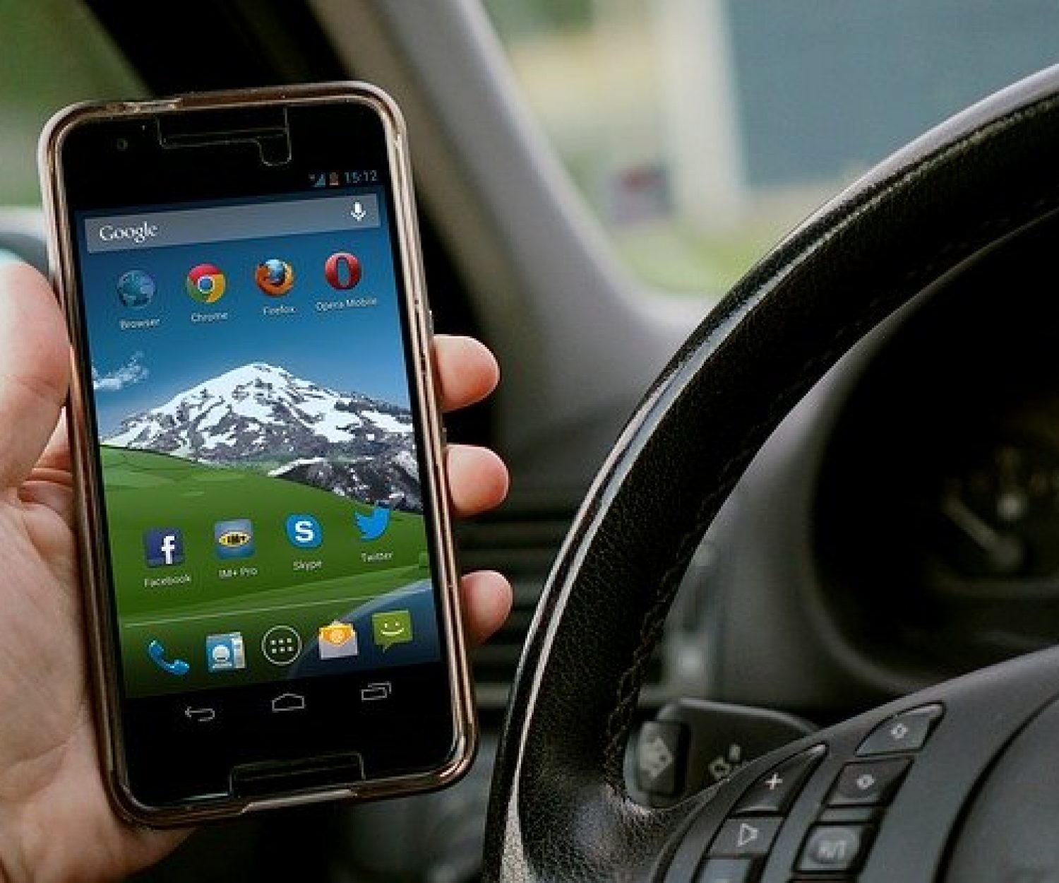 TÉLÉPHONE AU VOLANT ET INFRACTION SIMULTANÉE BORDEAUX