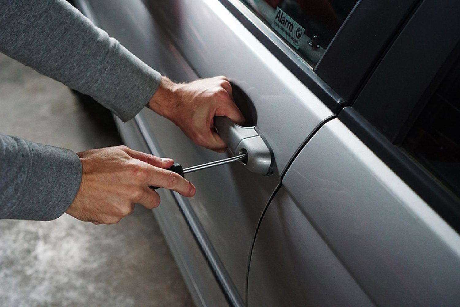 VOL DE VOITURE ET REFUS INJUSTIFIE DE L'ASSURANCE